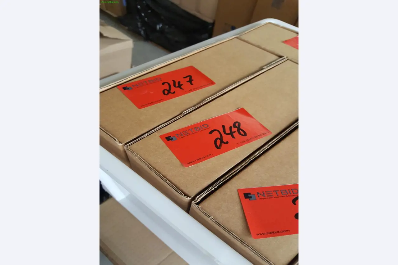 Máquinas, ferramentas, mercadorias / equipamento de oficina do ambiente<br> Comércio automóvel / serviço de pneus-13